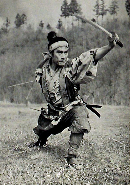 cutting-soup:  corporalsteiner:『完結 佐々木小次郎 巌流島決闘』 (1951)　三船敏郎 