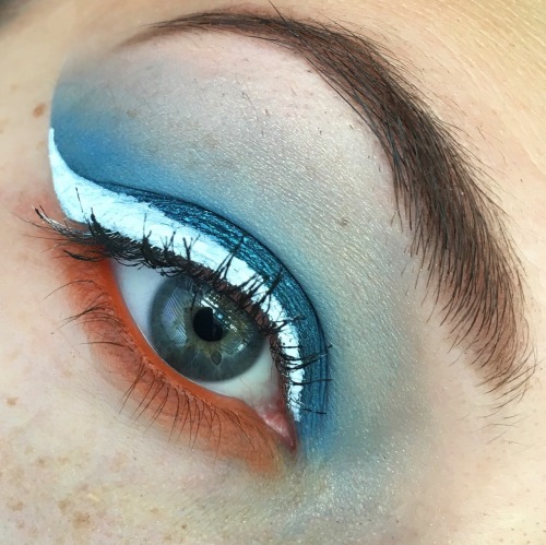 Some Broncos inspired eye make up for the first day of football