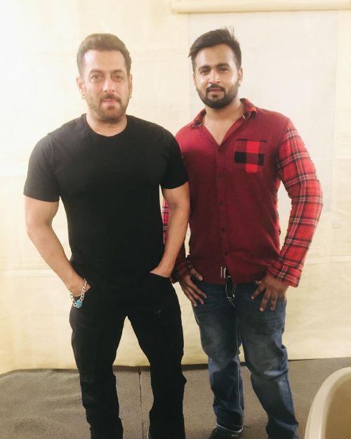 „★ CAP... Salman Khan cu cântărețul/interpretul Kabir Khan la Mehboob Studio!  ” - 7 mai 2022