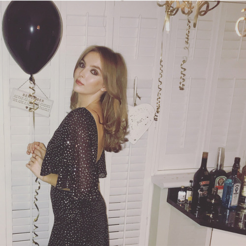 harritudur: jodiemcomer: Happy new year gang! ✨✨