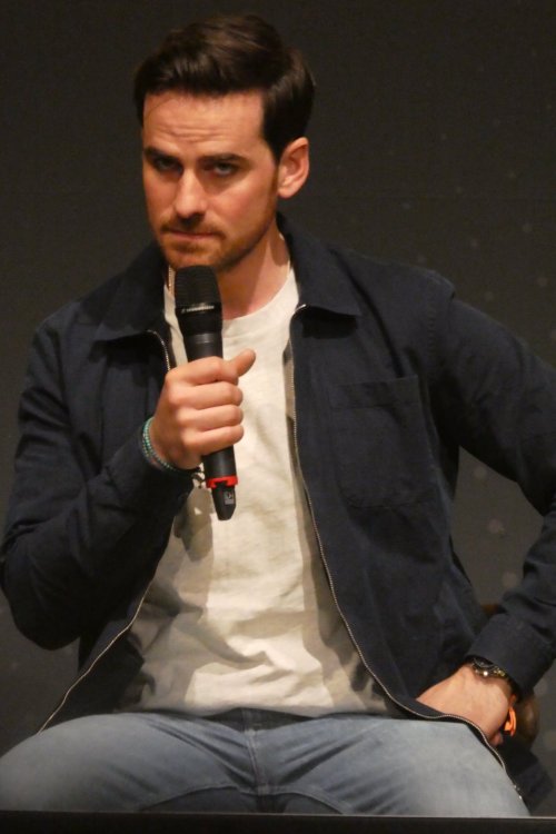 odonoghuedaily:Colin O’Donoghue at Heroes Dutch Comic Con (March 27th, 2022)[source]