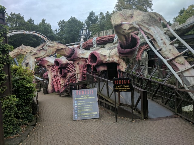 duplexide:I recently learned that one of Europe’s top parks “Alton Towers” apparently has this fucked up flesh ride that looks like those Atlantian levels in Tomb Raider. Not only that but it has it’s own themed hotel room…?This is so fucking