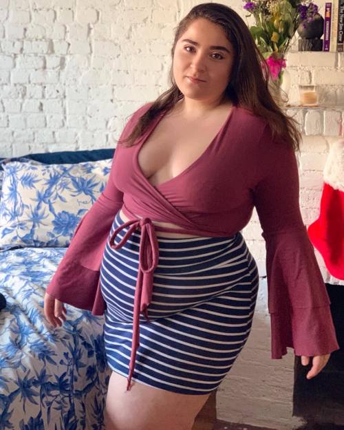 Danielle www.instagram.com/curvedandcontoured/