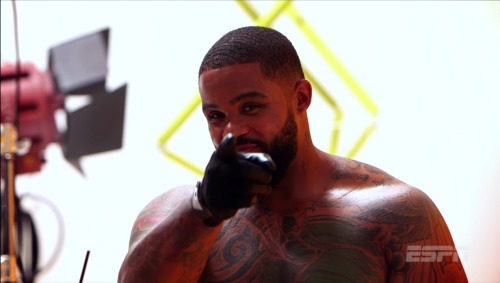 babybutta:  thabigdogs:  Prince Fielder and his photo shoot for ESPN’s body issue… Man to be in that room!  :DDDD BEAUTIFUL! 