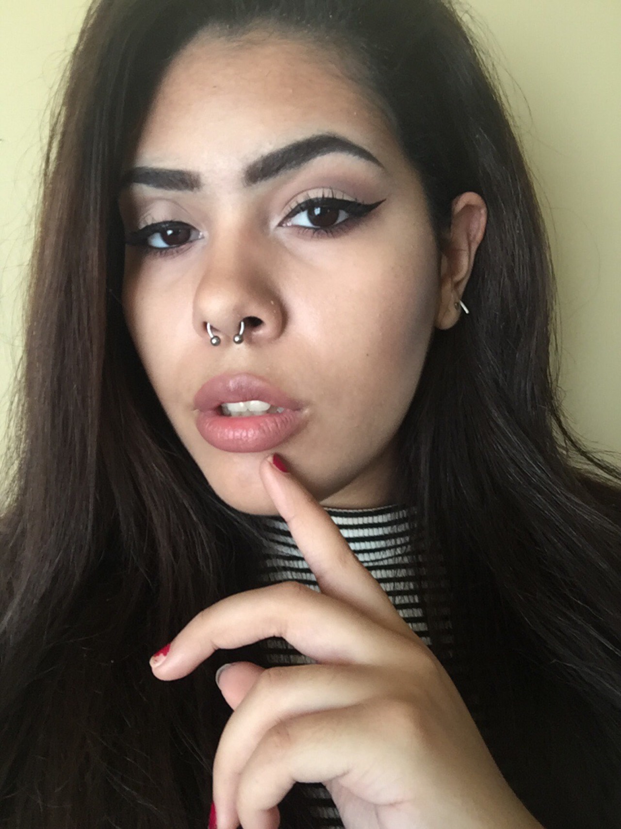 stressisforlovers:  b*tch i been hot since flip phones 📞  they/them pronouns