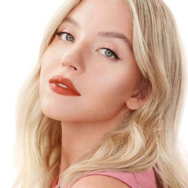 Some extra helpings of Sydney Sweeney 💕 💕 💕