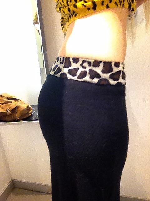 nekr0mantic:Had this moment in the dressing room where I realized how nicely my skirt