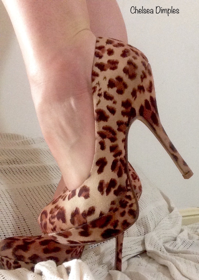Worship me from the heels up xx Chelsea Dimples
