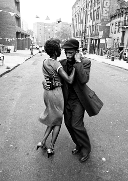 vintagegal:  David Gonzalez- Dancers, Mott Haven, August 1979, from the Faces in the Rubble series (via) 