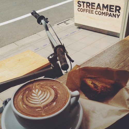 latte-art:  今日は休み♪やっと行けたここ！うまし！
