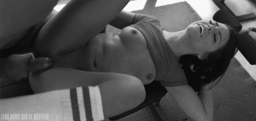 hot-teen–pussy-pics:  Free Porn All Day Every Day! Click HERE omgfreeporn.comfeedme-porn:    