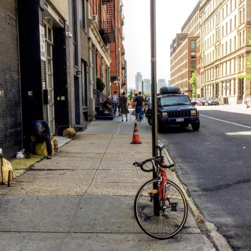 Po drugiej stronie #newyork #naulicy #nowyjork #franciszkanie (w: Brooklyn, New York)
