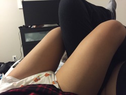 smalllittlething:  Relaxing with daddy 😝