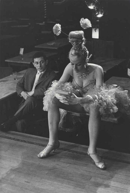 lasciatemistarelamattina: © Edouard Boubat Cabaret Dancer, Paris, 1950s