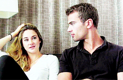 divergencedaily:Shailene Woodley and Theo James talk ‘Divergent’ at SDCC