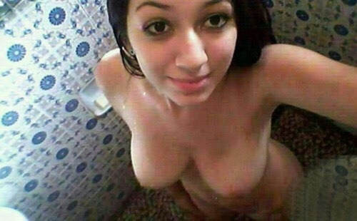 amateurmexicovip:  Cariño… que ricas tetas… 😘