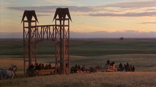 dutzervonmezzenbrau:Days of Heaven  house influences :::photo1 - under construction in alberta canad