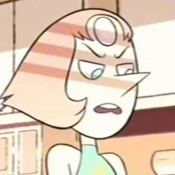 gemxi:  she is beauty she is grace  she has a birdy face X3
