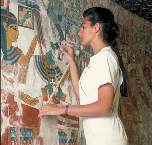 thehereticpharaoh: Conserving wall paintings in the Tomb of Queen Nefertari 1985