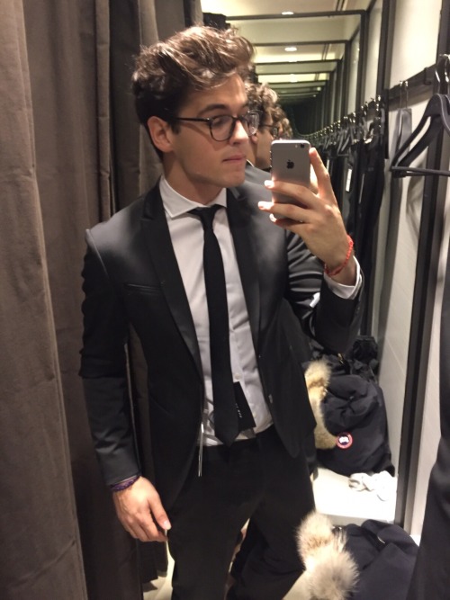 blakesteven:  trying on suits and such