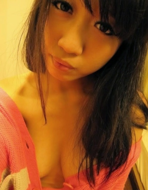 Sex asiangirlspreads:  This is super hottie Angie pictures