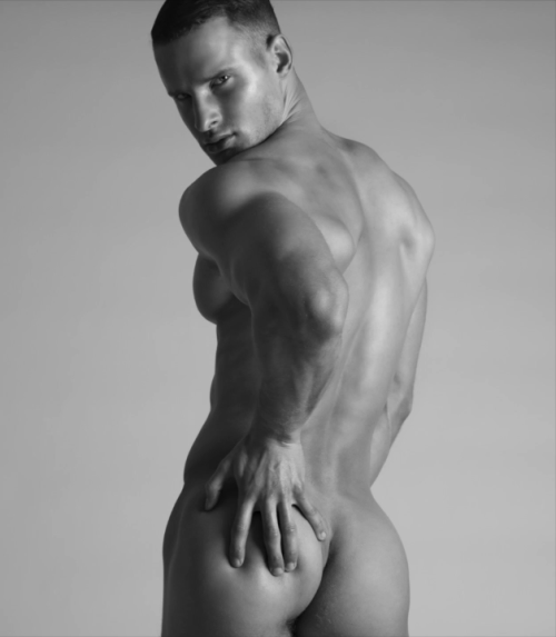 bfmaterial: Quincy Currie by Marco Ovando for LOVE/SEXO Magazine