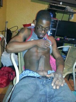 nudeselfshots-blackmen.tumblr.com post 89997270456