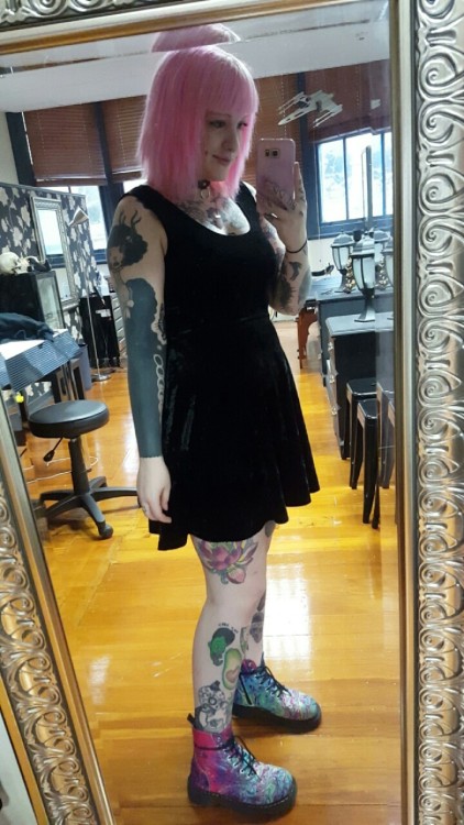 satanicspacecat:  I got a new velvet dress and its soo comfy and I feel v cute 😸