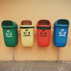 hendiesel:  Recycling &amp; me go waaayyy back. Helped start my high school’s recycling program back in the day! Notice how all #radandhungry packaging materials are reusable and recyclable? Yup, that’s how we do. Always snap a photo of #recycling