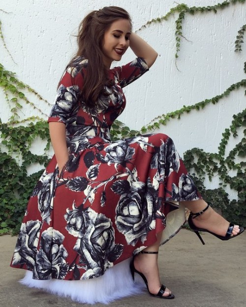 msgerrie:prettywifesara: I love this gorgeous dress! I need a bigger closet ‍♀️❤️ Sooo pretty…and th