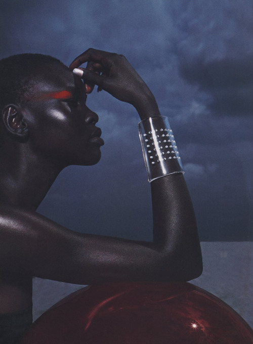 skulsakz:  alek wek photographed by greg delves for harper’s bazaar, november 1998
