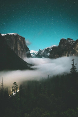 souhailbog:    Yosemite Valley   Fog By   Jude Allen | More      