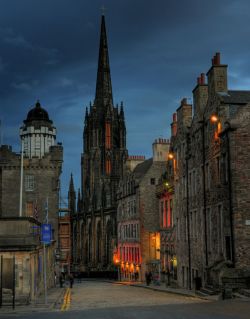 bluepueblo:  Dusk, Edinburgh, Scotland photo