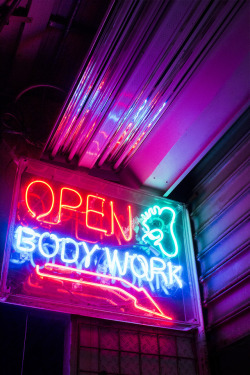 lucyrosefuller:neon new york