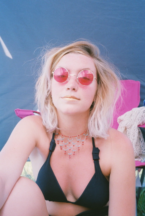 pink glasses girls @ wakarusa