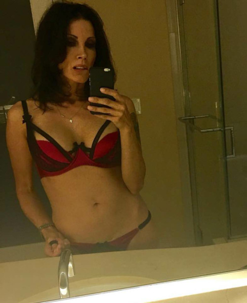 exposedexgfs:Slut wife Karen Hopkinsville Kentucky Thx for the submission!