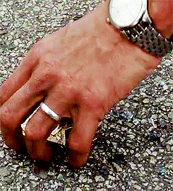 sheriffandsteel:TWD Meme 4/4 personal objects: Rick’s wedding ring