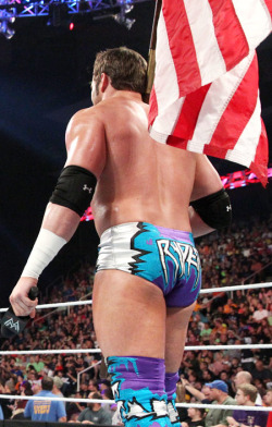 deepstinkface:Zack Ryder’s ass