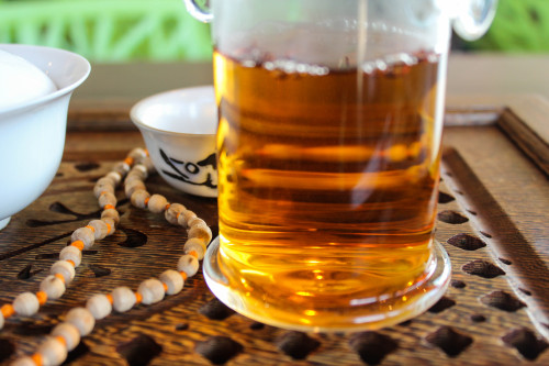 photo set: brewing up our newest harvest of Zhu Rong Yunnan Black tea Tasting Notes: wheat, honey, t