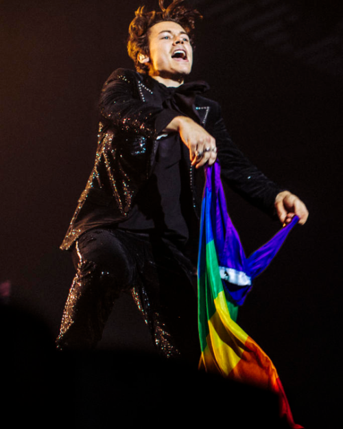 🌈, Live On Tour (by Hélène Pambrun)