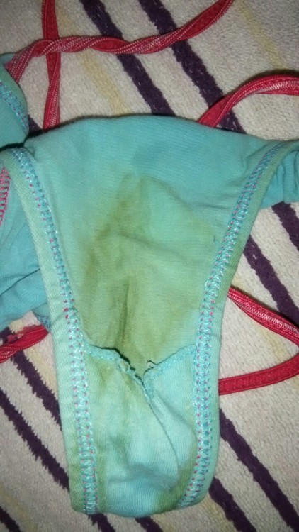 wetpantyslut:  The panties i worn at the club last night