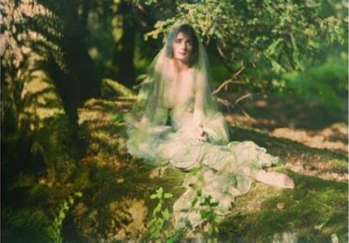 madivinecomedie:  Louis J. Steele. Nu bucolique 1908. Autochrome  See also 