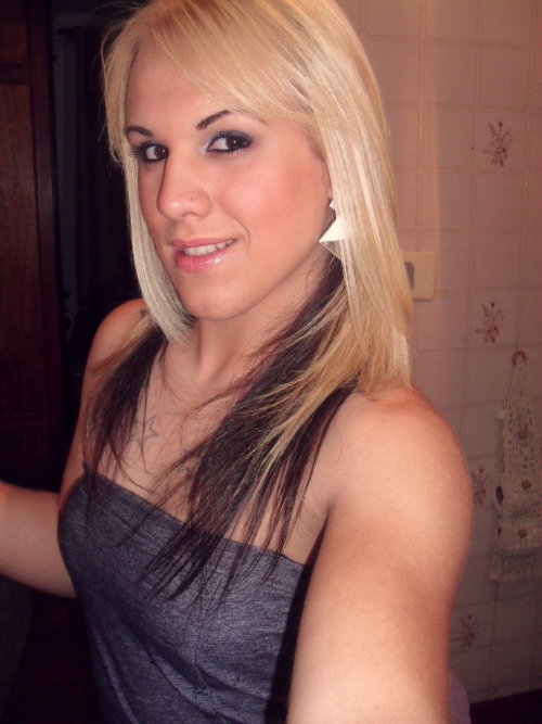 pillarsofvotary:  Joyce Estrelas+++