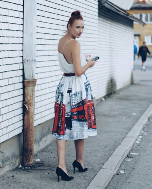 Style blogger @____mamamia____ featuring her LightInTheBox skirt. Get it for $19.99.