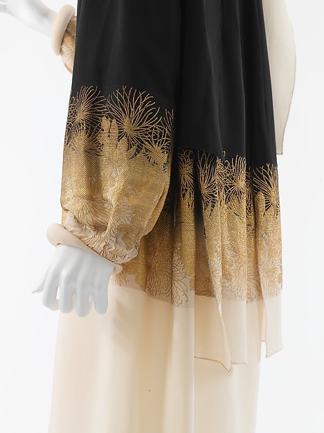CoatHouse of ChanelGabrielle ‘Coco’ Chanel1927The convergence of Art Deco line, the mode