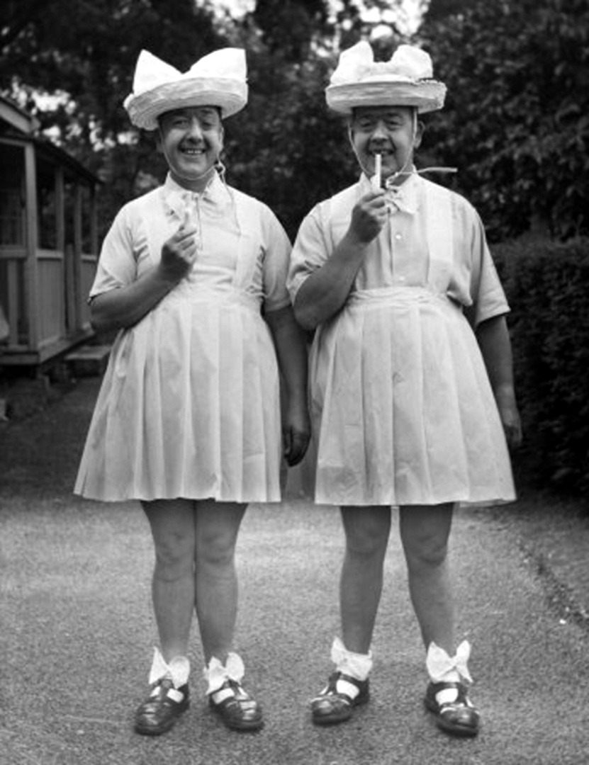 The &lsquo;lovely&rsquo; Primwaddle Twins, Mort and Harvey, circa 1929.Leur
