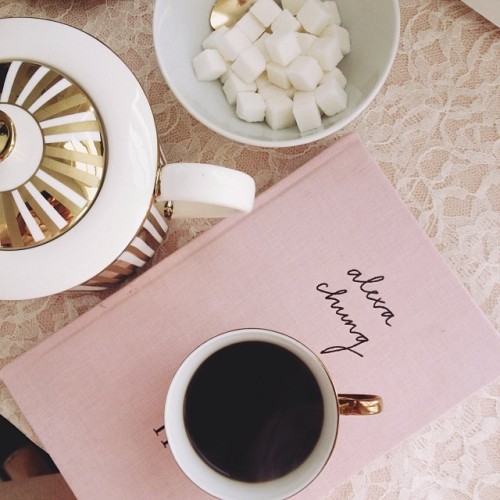 theglitterguide:  Hello, weekend!