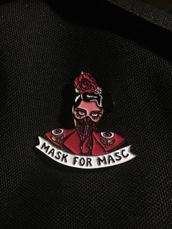 sharkboyalan:  I love my new pin 🌹