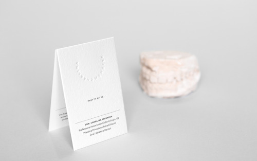 Perfect minimalist execution for a doctor and professor of dentistry at the University of Barcelona,