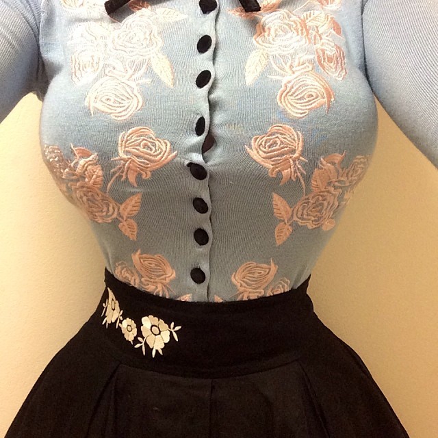 thankyoogod:  well- stacked !  http://koloboko.tumblr.com/